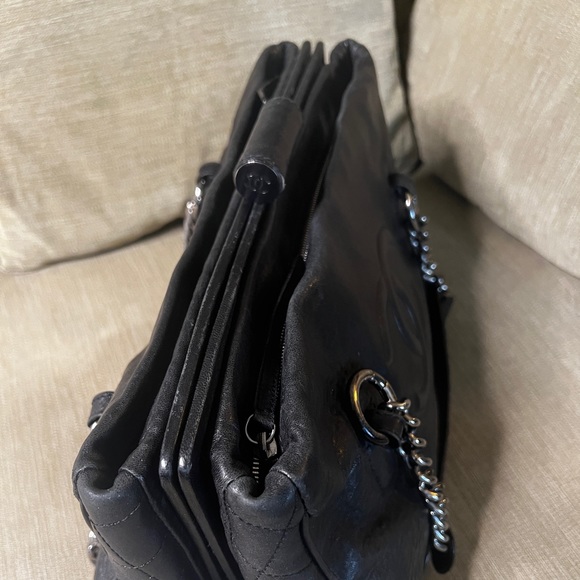 Chanel Perfect Day Tote Black Leather - Picture 6 of 16